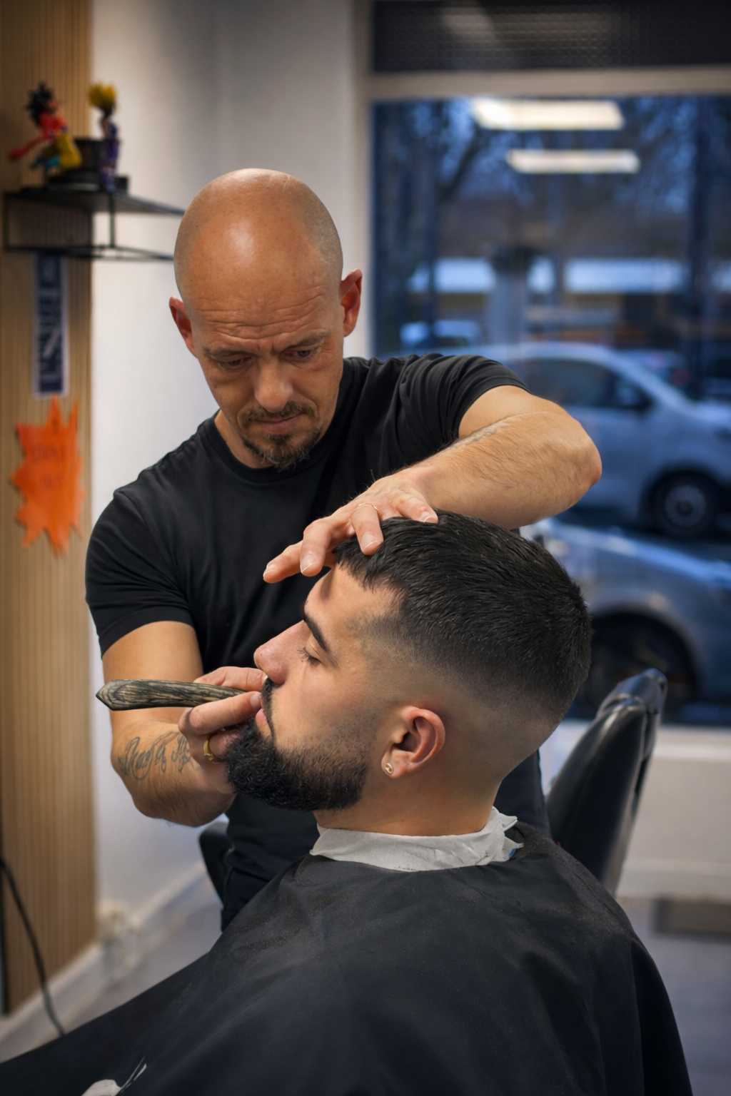 Adrien, coiffeur barbier chez AD BARBER
